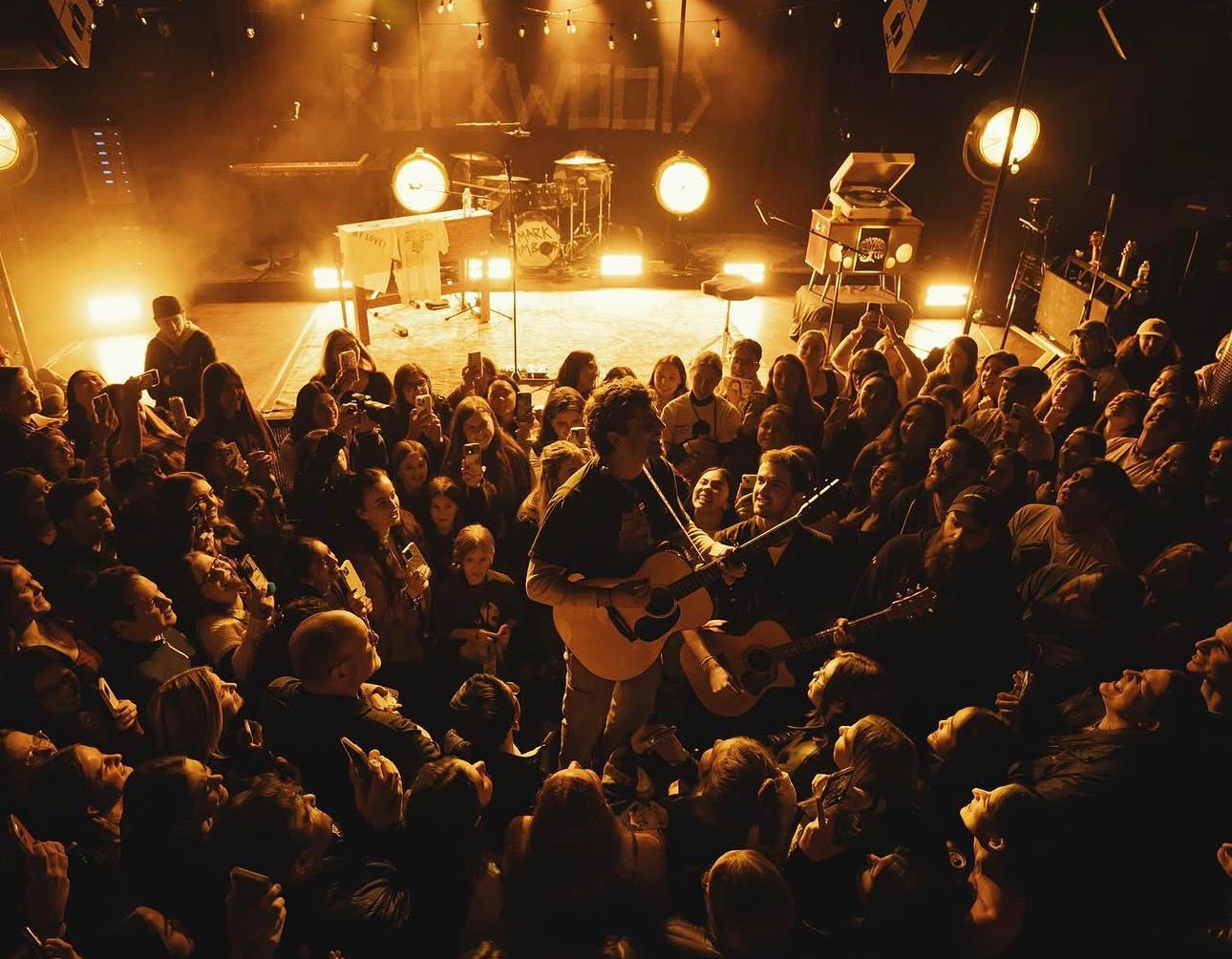 Acoustic moment surrounded by fans